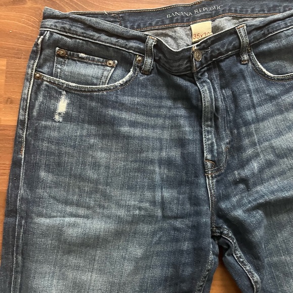 Banana Republic Denim Jeans 35x30 Distressed areas, New Condition. - Picture 3 of 6